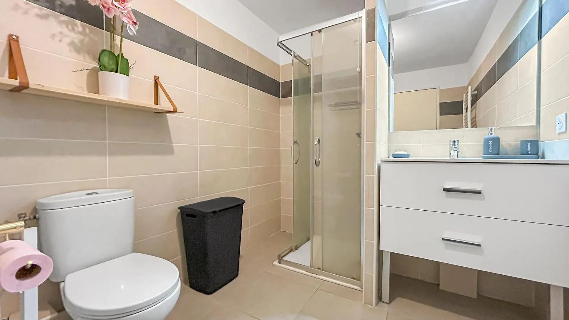 Appartement Cosy Tout Equipe - Sejour Ideal A Nice 0*,